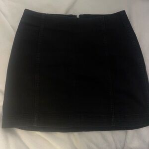 🔥5/$20🔥 - Black Jean Skirt
